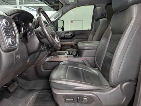 Certified 2021 GMC Sierra 2500 Denali w/ Denali Ultimate Package AWD/4WD image 4