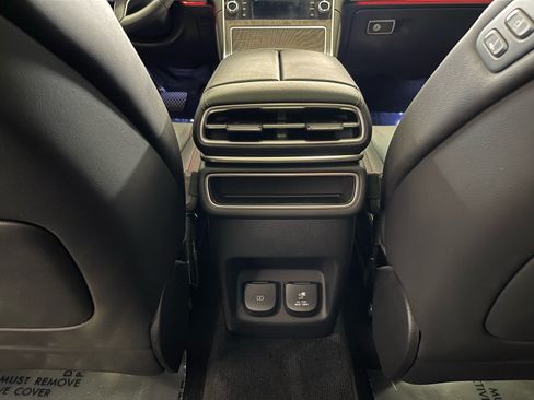 Used 2025 Genesis GV80 2.5T Advanced AWD/4WD image 30