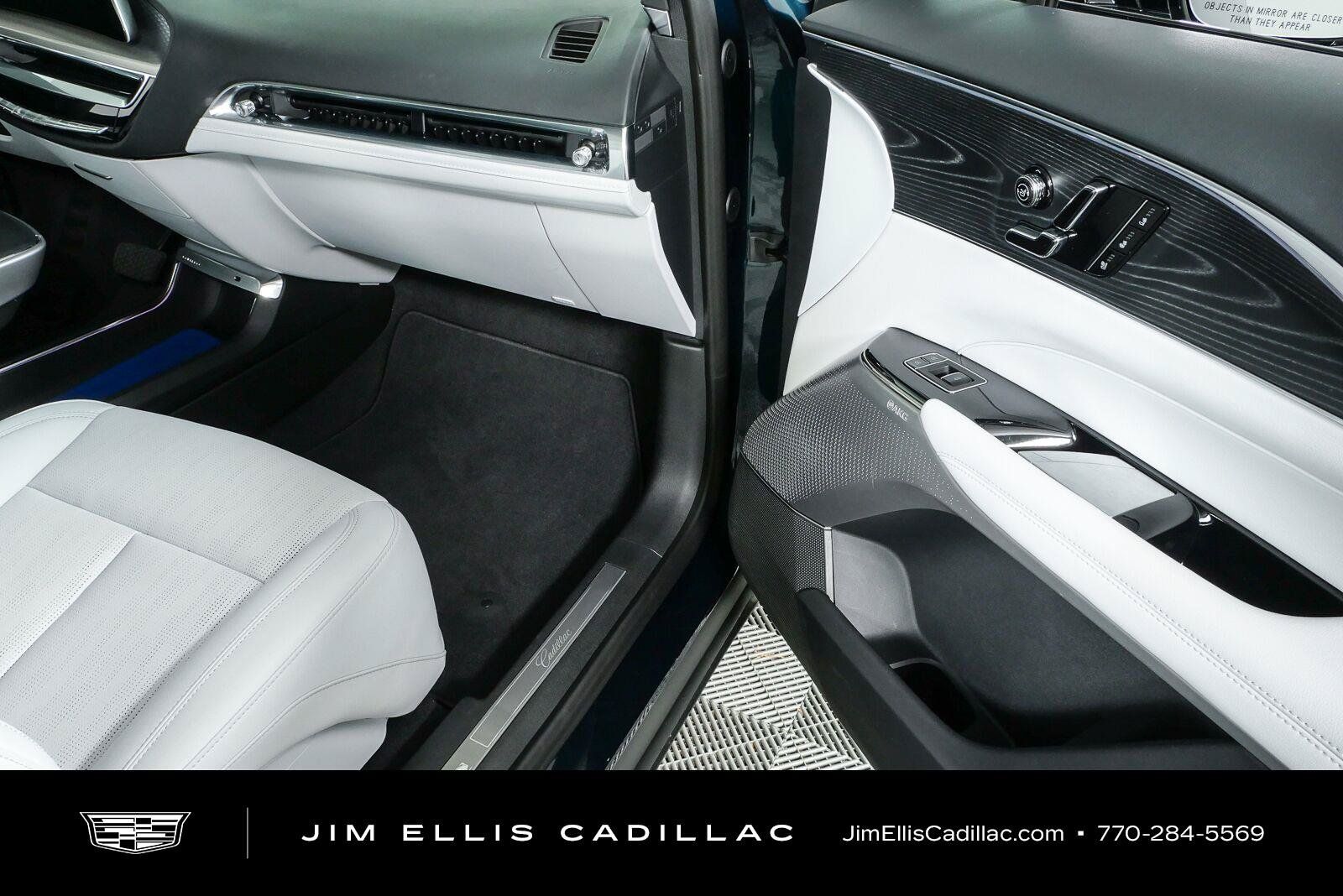 Used 2024 Cadillac Lyriq Sport AWD/4WD image 26