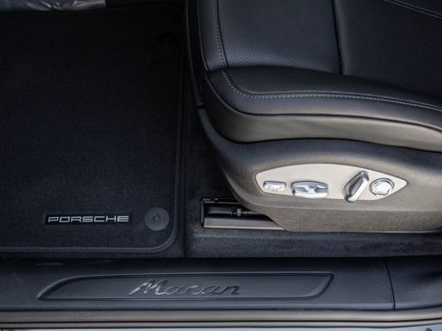 Certified 2026 Porsche Macan AWD/4WD image 21