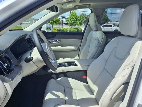 New 2026 Volvo XC90 T8 Ultra w/ Protection Package Premier AWD/4WD image 14