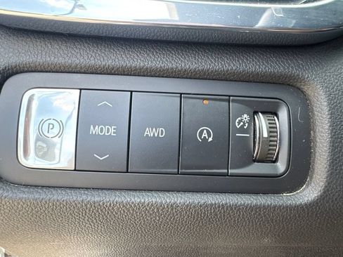 Used 2024 GMC Acadia Elevation AWD/4WD image 28