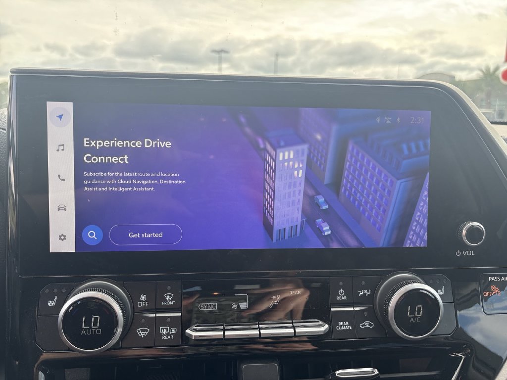 Used 2025 Toyota Highlander XLE FWD image 27