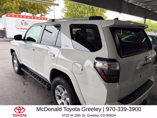 Used 2020 Toyota 4Runner SR5 AWD/4WD image 11