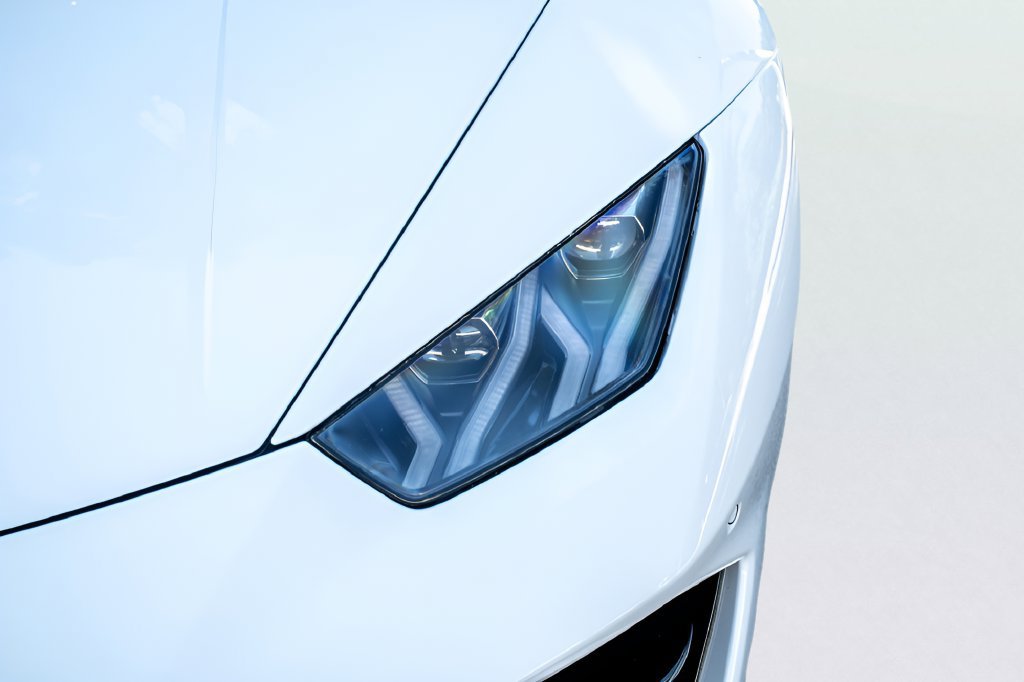 Used 2019 Lamborghini Huracan LP 580-2 RWD image 34