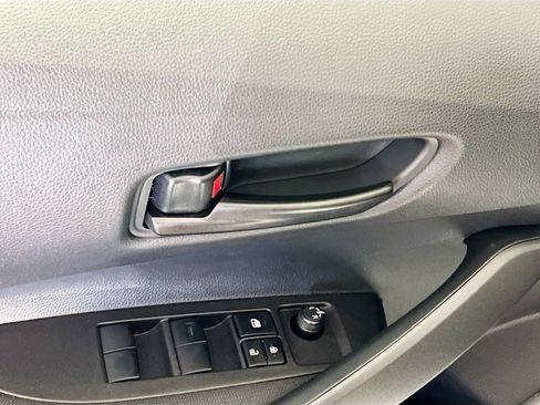 Used 2025 Toyota Corolla LE FWD image 16