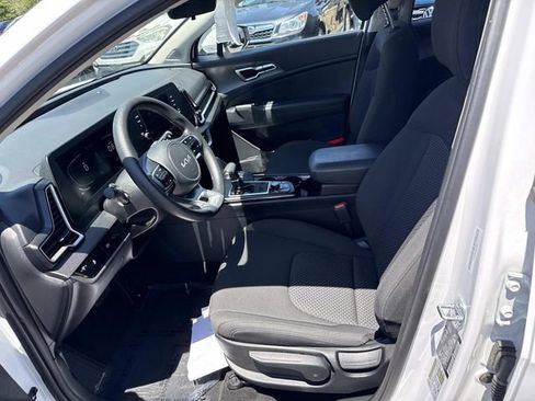 Used 2025 Kia Sportage LX FWD image 14