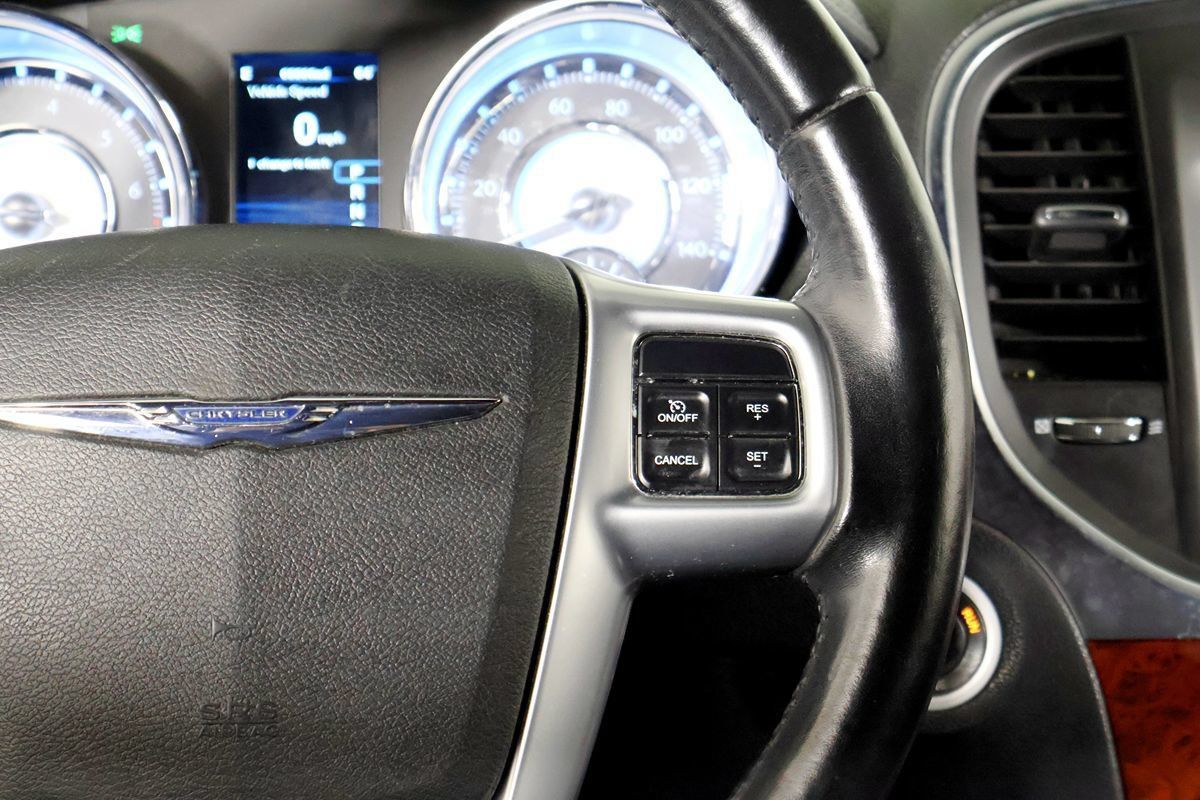 Used 2012 Chrysler 300 RWD image 26