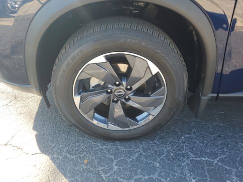 Certified 2026 Nissan Rogue SV image 4