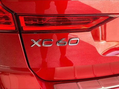 Used 2024 Volvo XC60 B5 Plus w/ Protection Package Premier AWD/4WD image 36