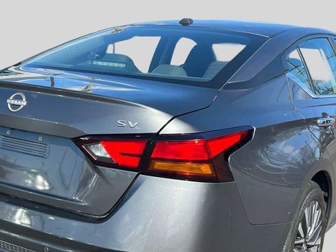 Certified 2024 Nissan Altima 2.5 SV FWD image 10