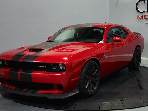 Used 2016 Dodge Challenger SRT Hellcat RWD image 4