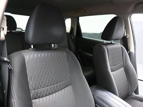 Used 2019 Nissan Rogue SV AWD/4WD image 27