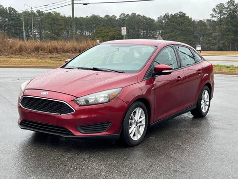 Used 2016 Ford Focus SE w/ Reverse Sensing Package image 3