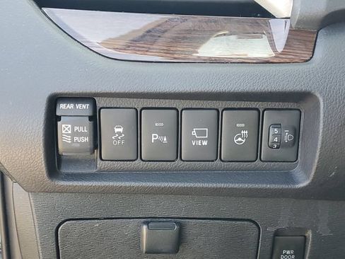 Used 2020 Toyota Sienna Limited Premium AWD/4WD image 19