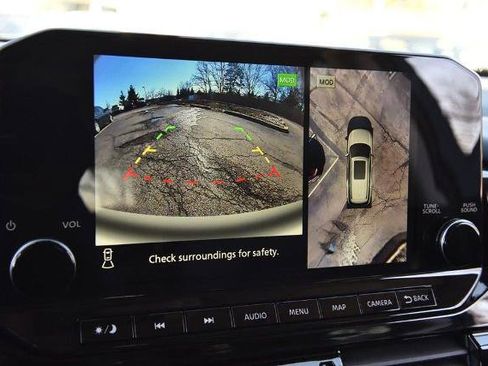 Certified 2025 Nissan Pathfinder SL w/ SL Premium Package image 13