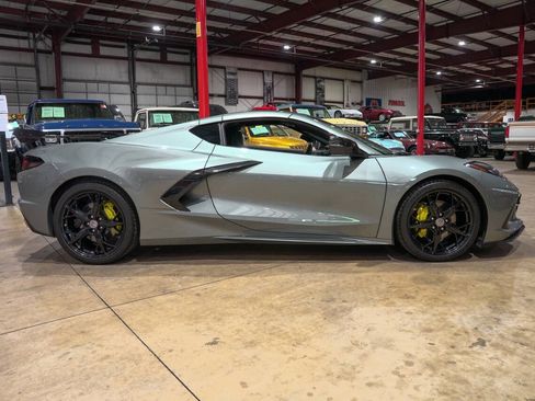 Used 2022 Chevrolet Corvette Stingray Coupe w/ 1LT RWD image 10