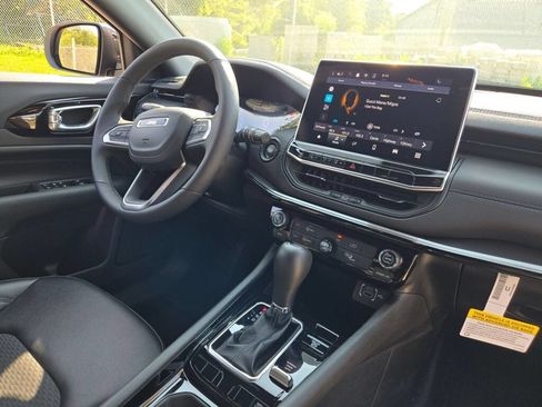 New 2026 Jeep Compass Latitude AWD/4WD image 6