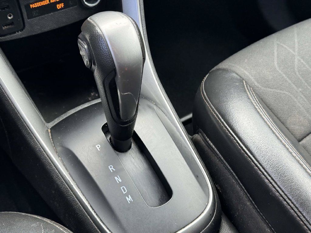 Used 2019 Chevrolet Trax LT w/ LT Convenience Package FWD image 32