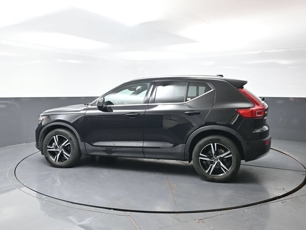 Used 2025 Volvo XC40 B5 Core AWD/4WD image 10