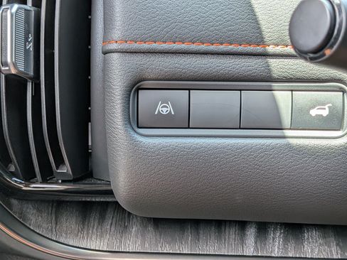 Used 2025 Nissan Armada PRO-4X AWD/4WD image 22