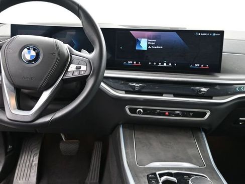 Used 2025 BMW X5 xDrive50e image 15