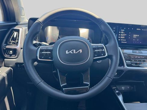 Used 2023 Kia Sorento EX AWD/4WD image 13