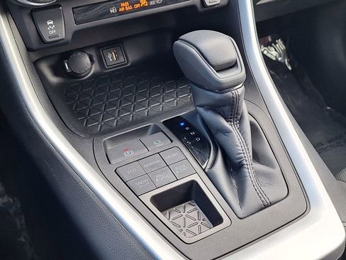 Used 2024 Toyota RAV4 XLE image 23