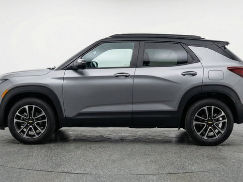 Used 2025 Chevrolet TrailBlazer LT FWD image 5