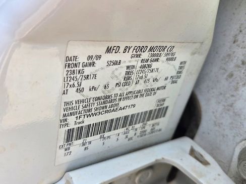 Used 2010 Ford F350 Lariat image 17