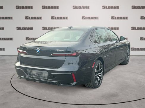 New 2026 BMW 750e xDrive image 5