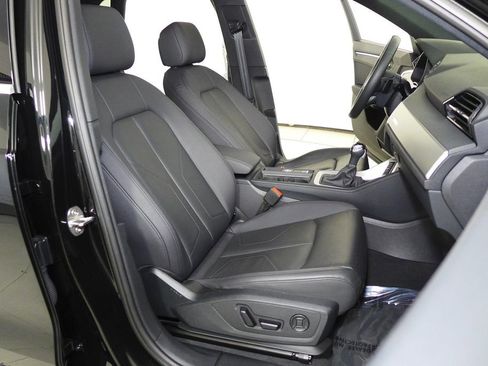 Used 2025 Audi Q3 2.0T Premium Plus w/ Premium Plus Package image 19