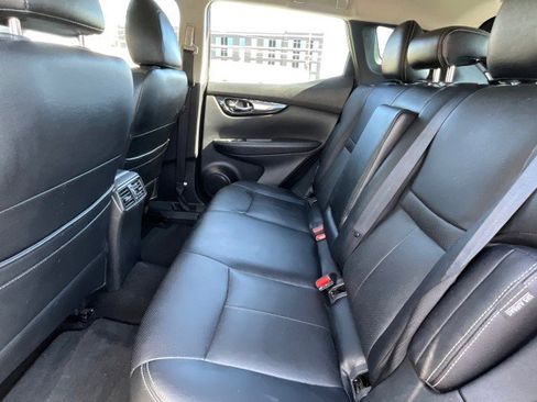 Used 2020 Nissan Rogue Sport SV FWD image 27