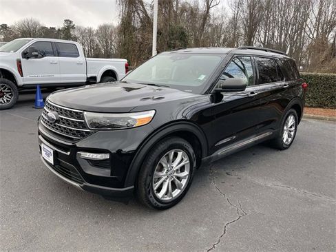 Used 2020 Ford Explorer XLT w/ Equipment Group 202A image 3