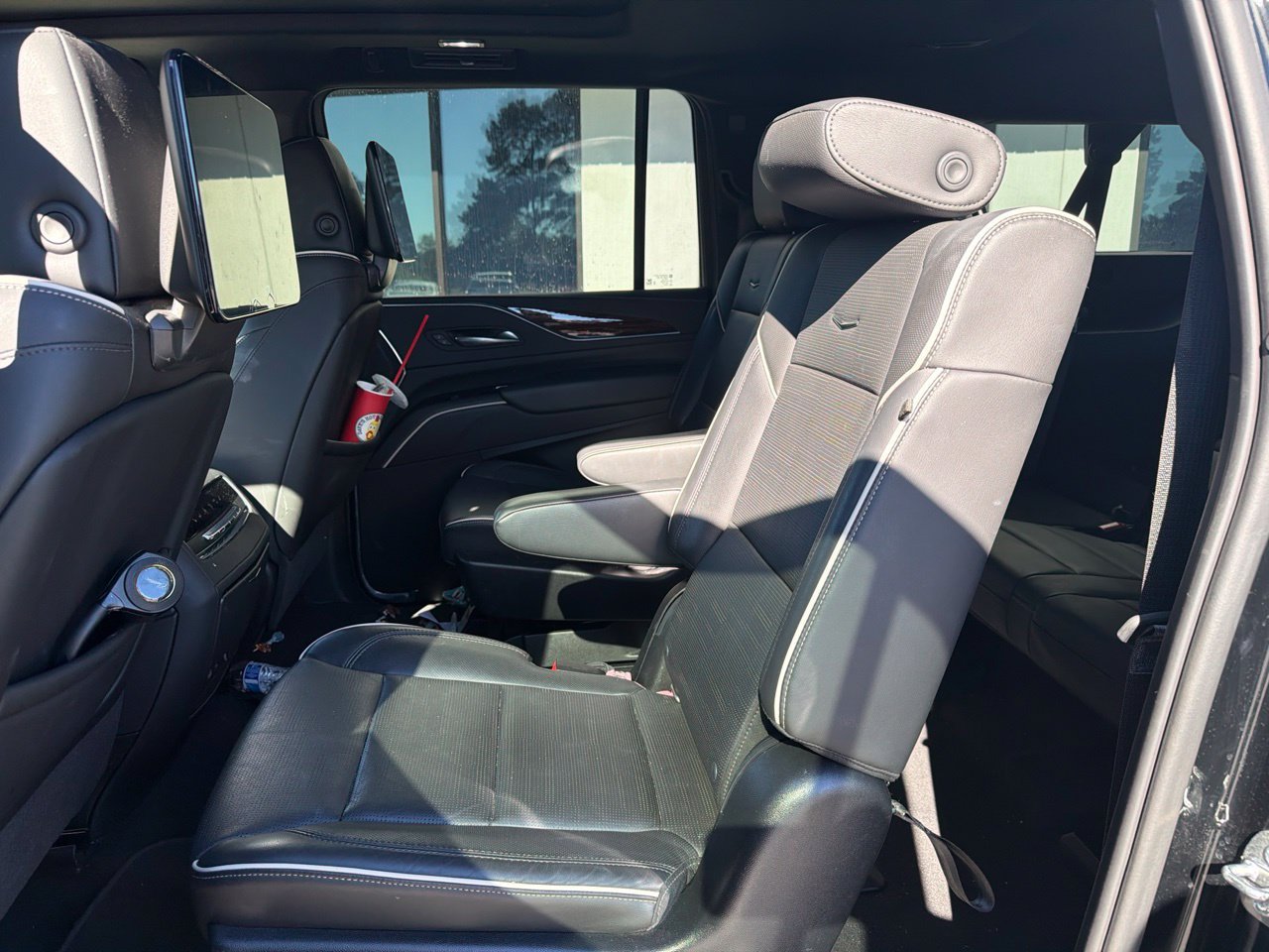 Used 2021 Cadillac Escalade ESV Premium Luxury w/ LPO, Radiant Package AWD/4WD image 5