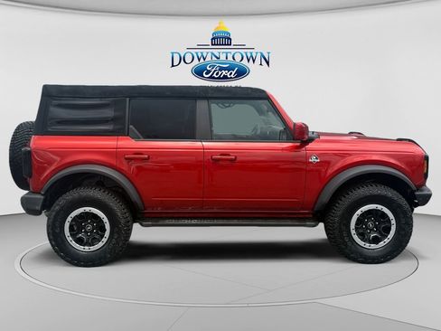 Used 2024 Ford Bronco Outer Banks w/ Sasquatch Package AWD/4WD image 2