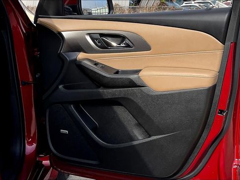 Used 2022 Chevrolet Traverse Premier image 19