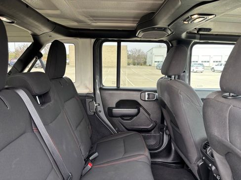 Used 2023 Jeep Wrangler Unlimited Rubicon image 12