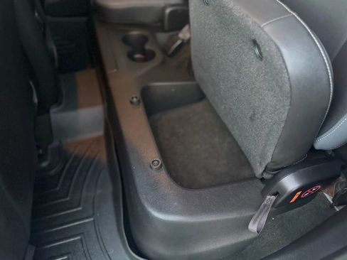 Used 2015 Chevrolet Colorado Z71 image 32