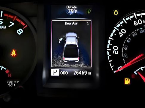 Used 2023 Toyota Tacoma SR image 15