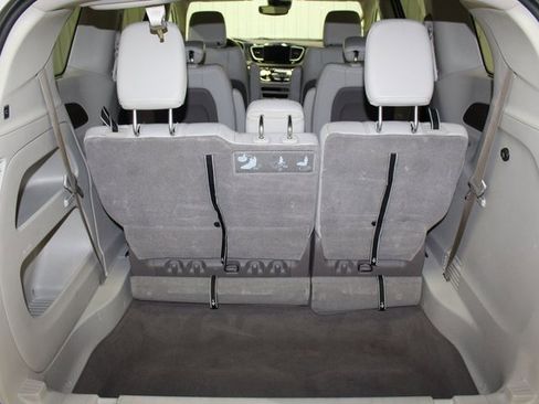 Used 2020 Chrysler Pacifica Touring-L w/ Advanced Safetytec Group image 7