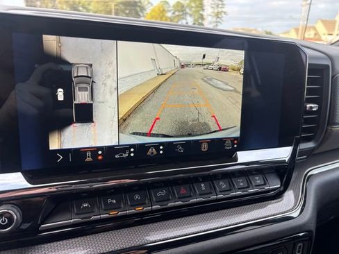 Used 2024 Chevrolet Silverado 1500 ZR2 image 3