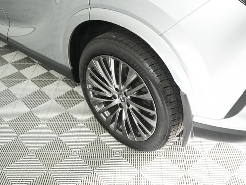 Used 2023 Lexus RX 350 w/ Luxury Package image 8