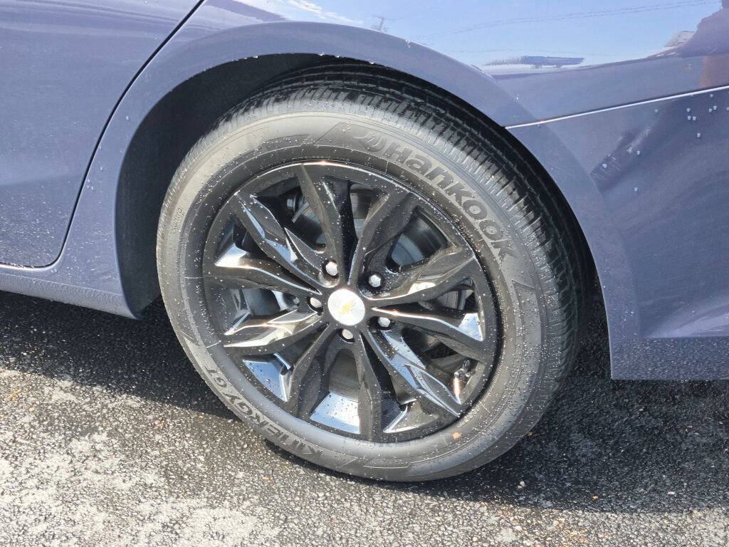 Certified 2025 Chevrolet Malibu LT FWD image 17