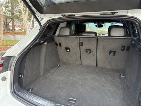 Used 2018 Porsche Macan Base image 36