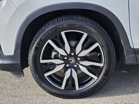 Used 2020 Honda Pilot Touring image 9