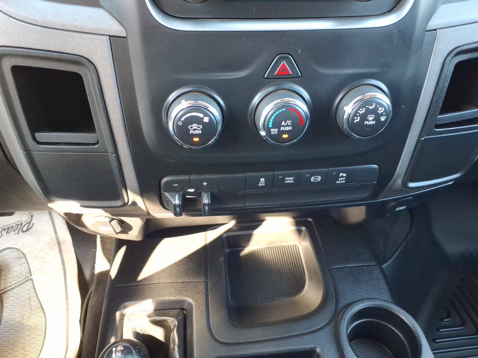 Used 2017 RAM 3500 Tradesman w/ Chrome Appearance Group AWD/4WD image 14
