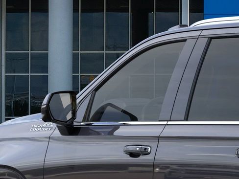 New 2026 Chevrolet Suburban High Country AWD/4WD image 12