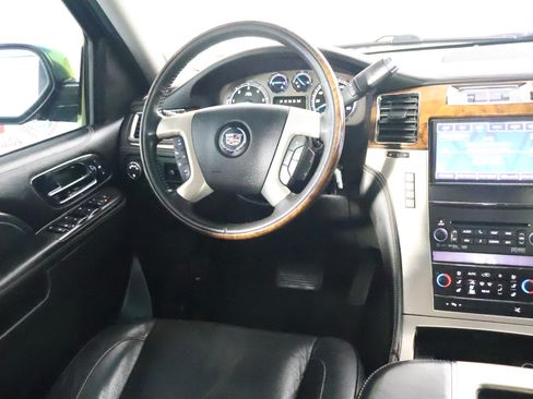 Used 2012 Cadillac Escalade Platinum AWD/4WD image 30