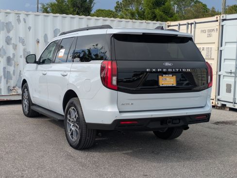 Used 2025 Ford Expedition Active RWD image 7